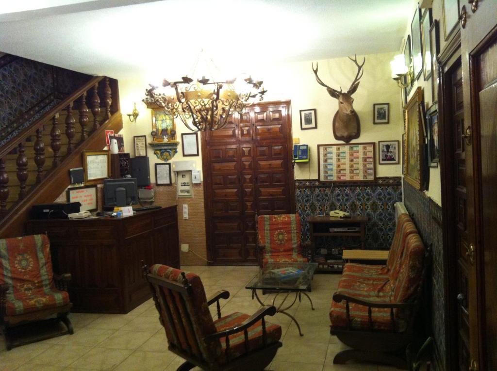 Hostal Paracuellos Paracuellos de Jarama Extérieur photo