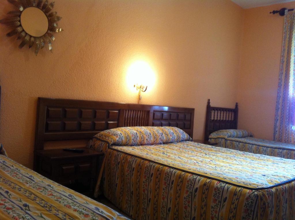 Hostal Paracuellos Paracuellos de Jarama Extérieur photo