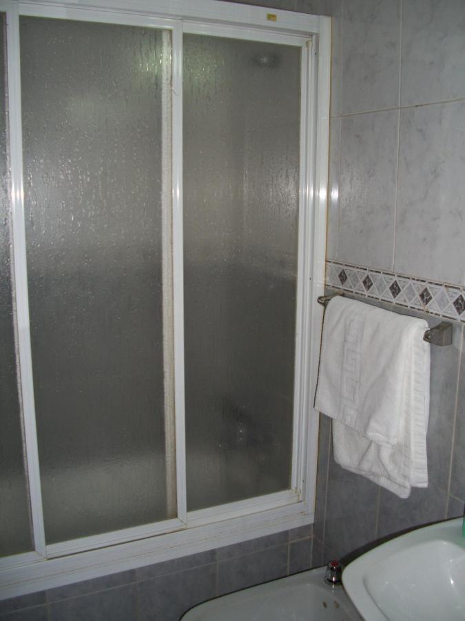 Hostal Paracuellos Paracuellos de Jarama Chambre photo